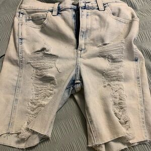 NWOT Hollister Ultra High-Rise Bermuda Shorts in Light Blue Size 1 Juniors